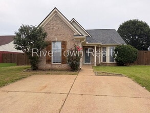 Building Photo - 10570 Pecan View Dr