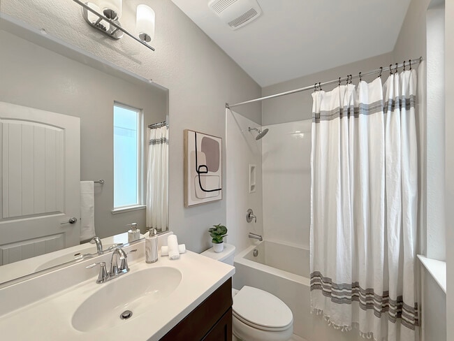 Building Photo - 262 Agustin Narvaez St