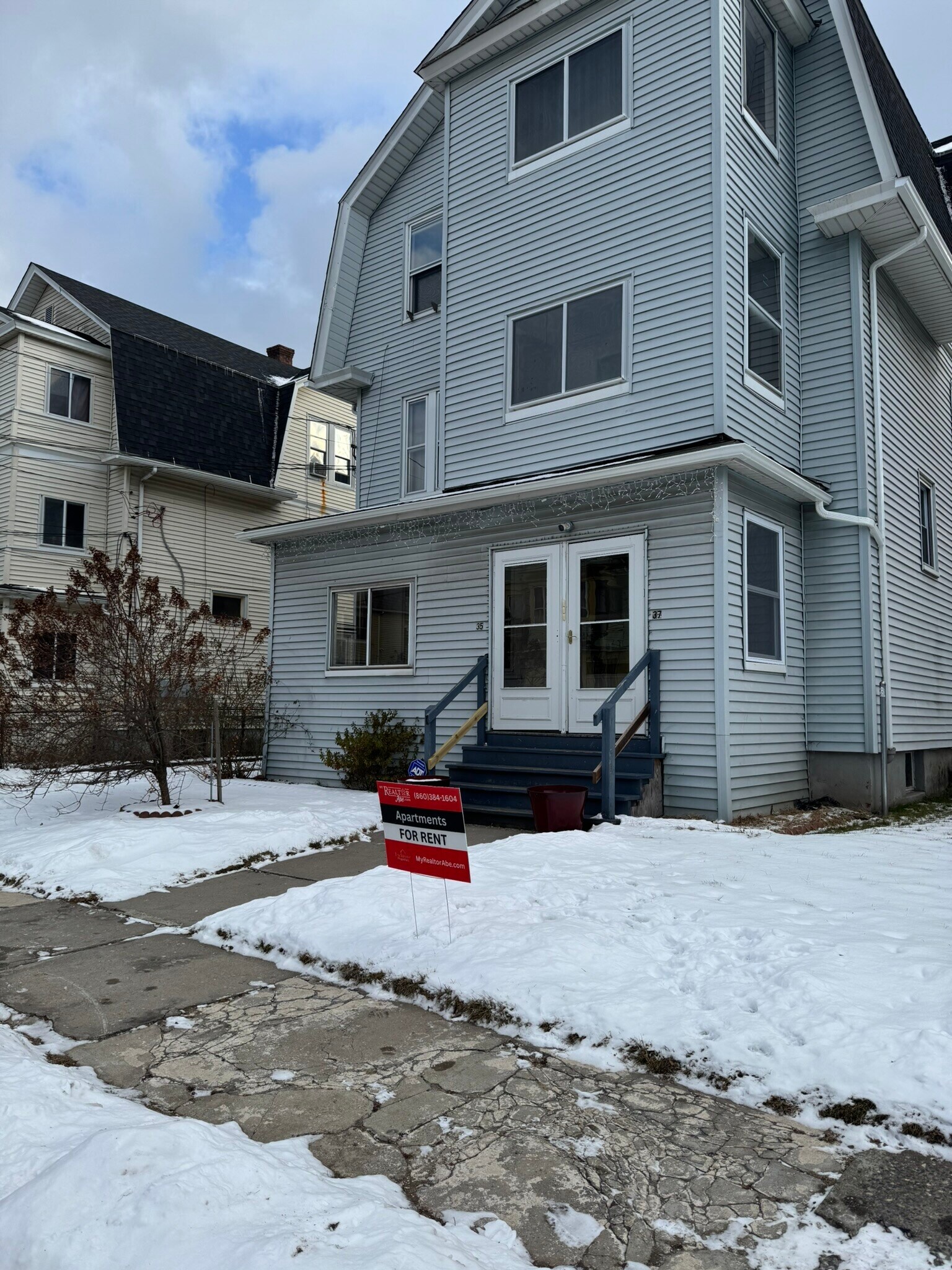 Building Photo - 37 Mountford St