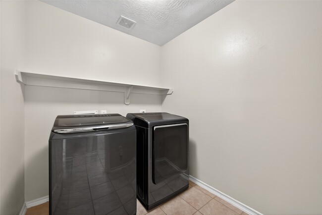 Building Photo - 5454 Cilantro Ln