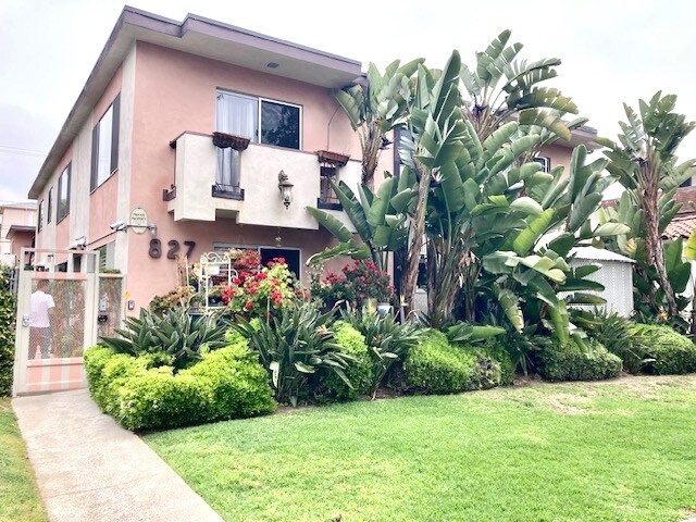 Building Photo - 827 7th St