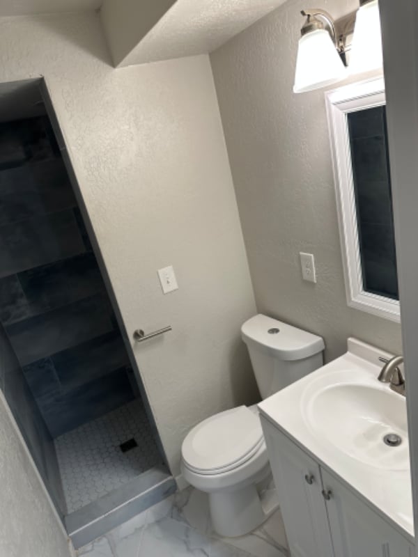 Building Photo - 3306 N Fairfield Rd