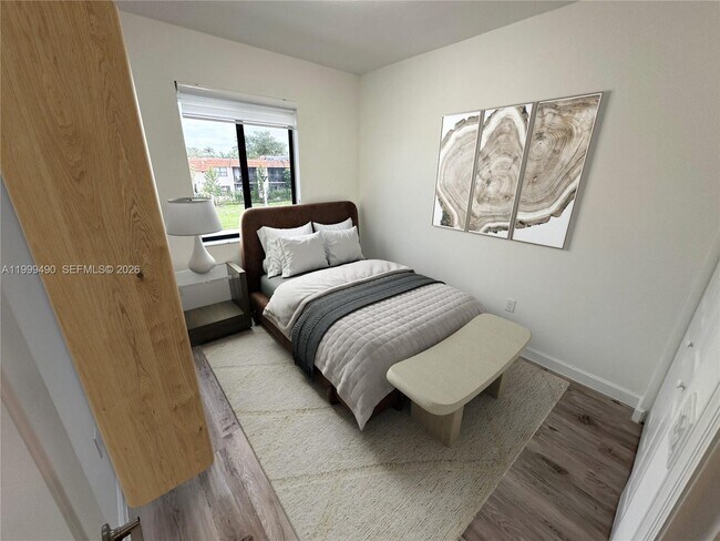 Building Photo - 949 NE 211th St