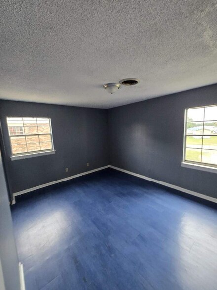 Building Photo - 196 Industrial Dr