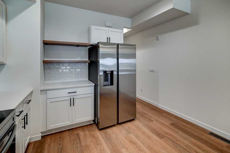 Building Photo - 4879 Lacy Rd