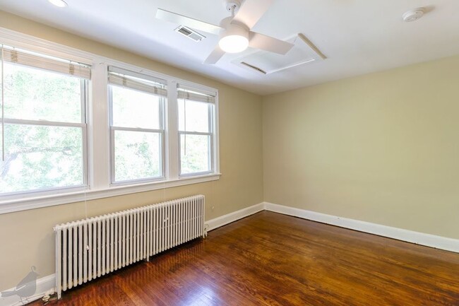 Building Photo - Light-Filled Two Bedroom Home in Hill East...