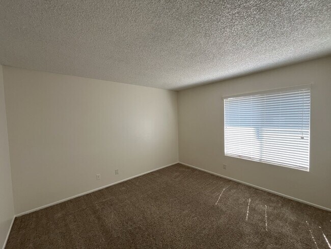 Building Photo - 2722 Kline Cir