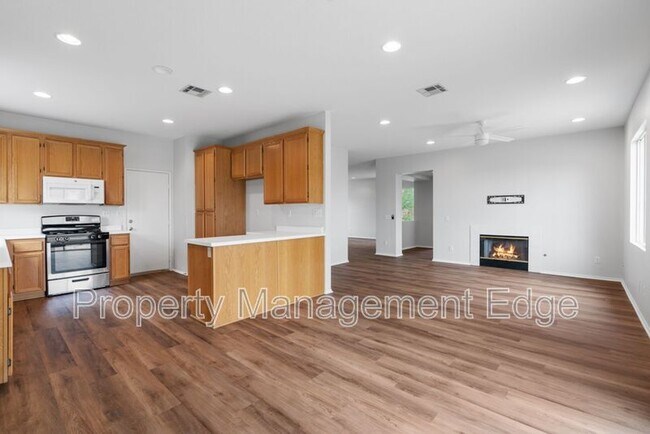 Building Photo - 32042 Freesia Ct