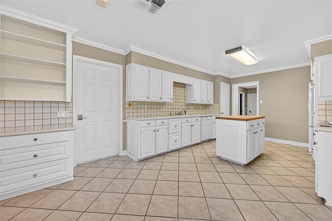 Building Photo - 3710 Point Clear Dr