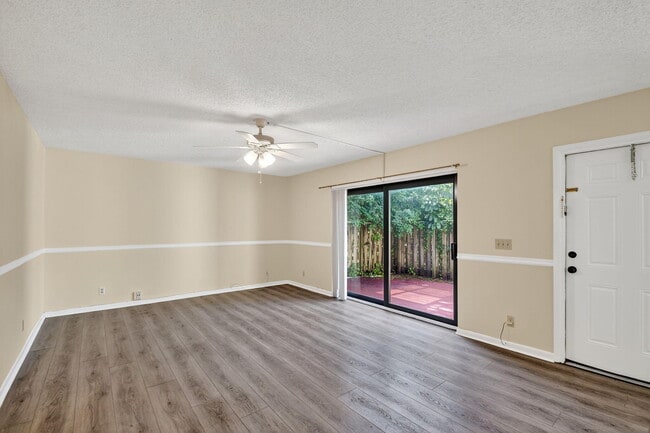 Building Photo - 2494 Waterside Dr