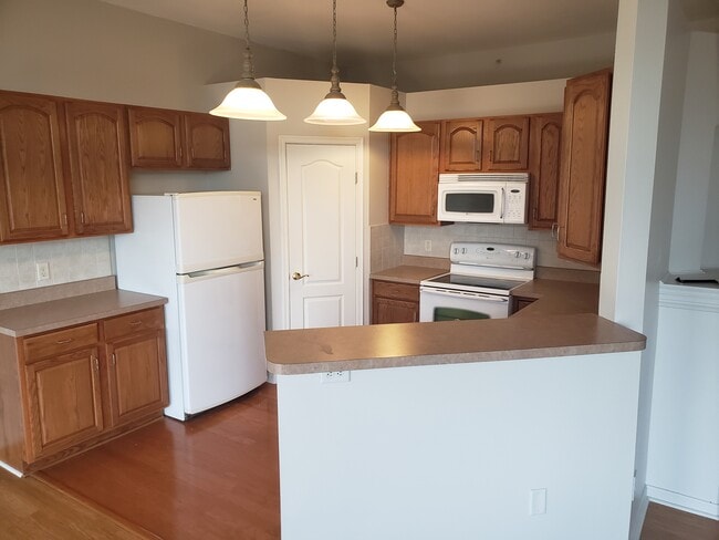 Kitchen - 664 Rivers Breeze Dr