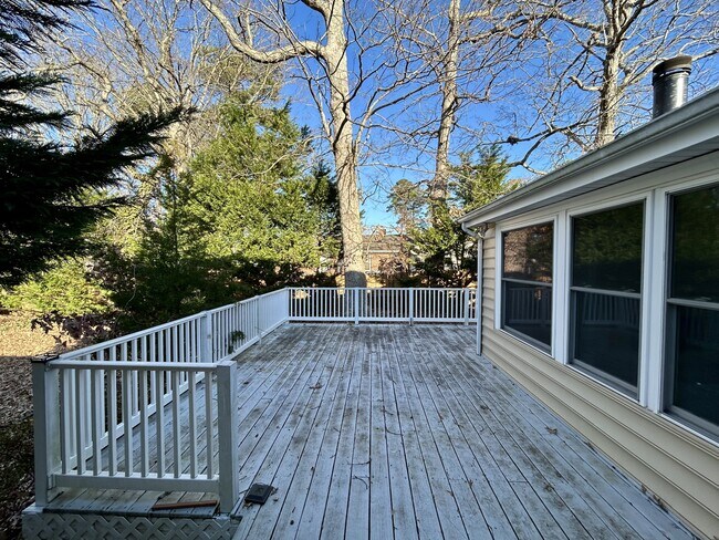 Building Photo - 845 Kennedy Ave