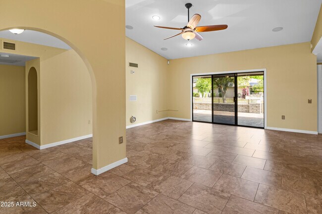 Building Photo - 12934 W Blue Sky Dr