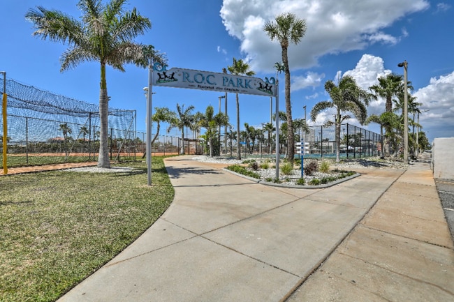 Building Photo - 14827 N Bayshore Dr