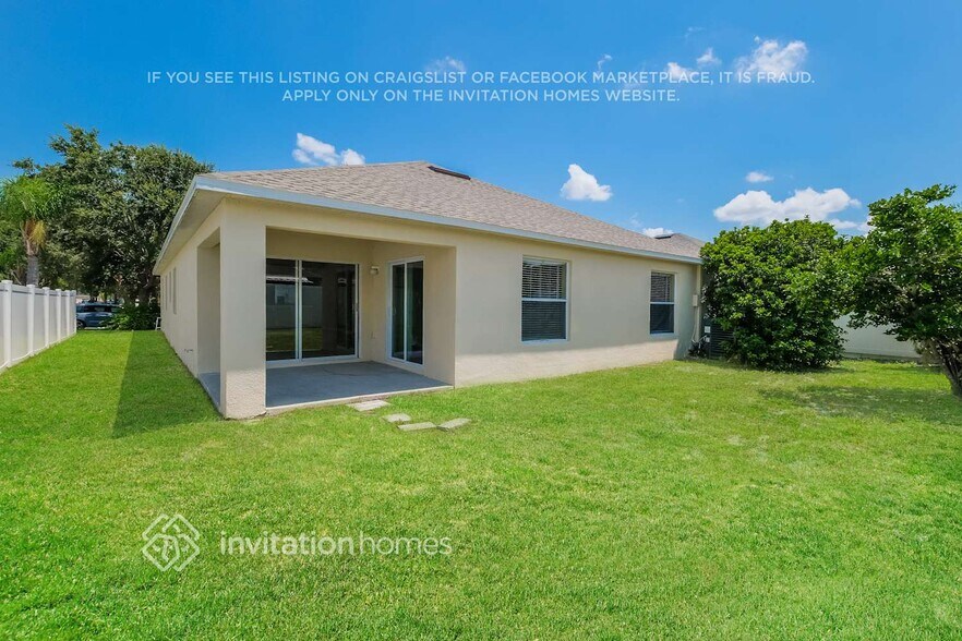 Building Photo - 11001 Whitecap Dr
