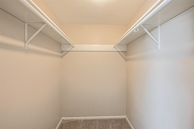 Building Photo - 2711 Quarry Hill Rd