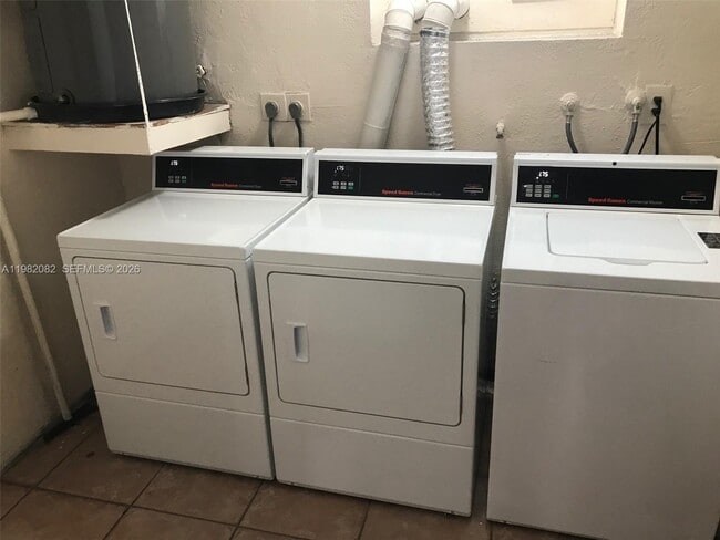 Building Photo - 801 NW 47th Ave