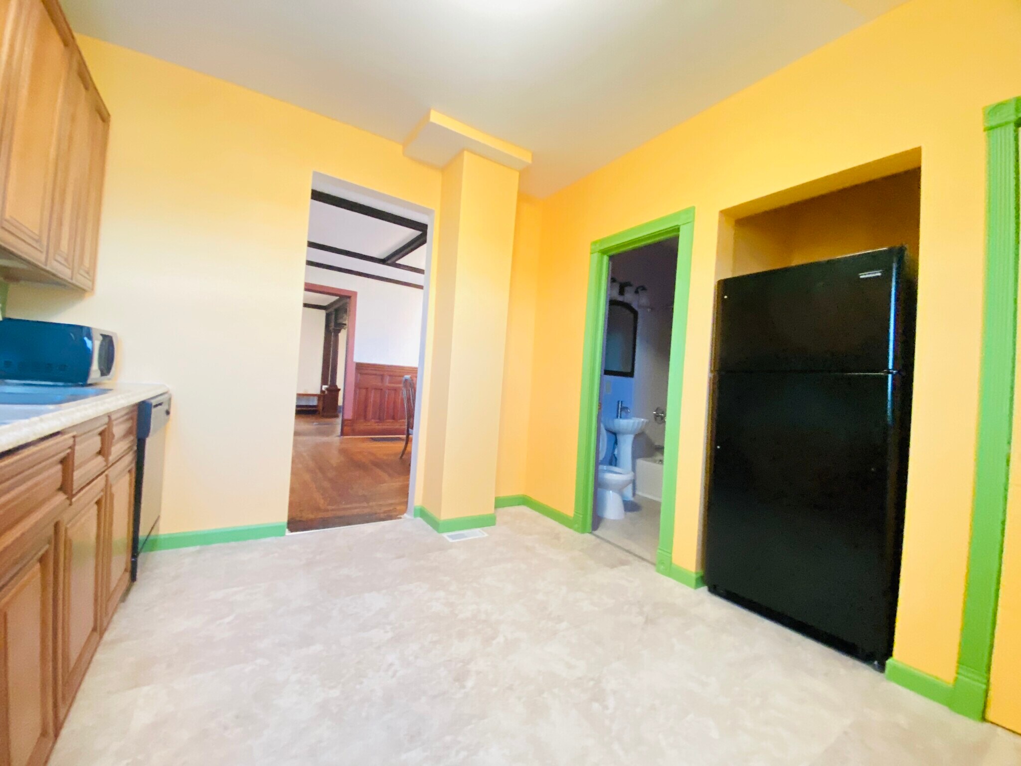 Building Photo - 1337 Madison St