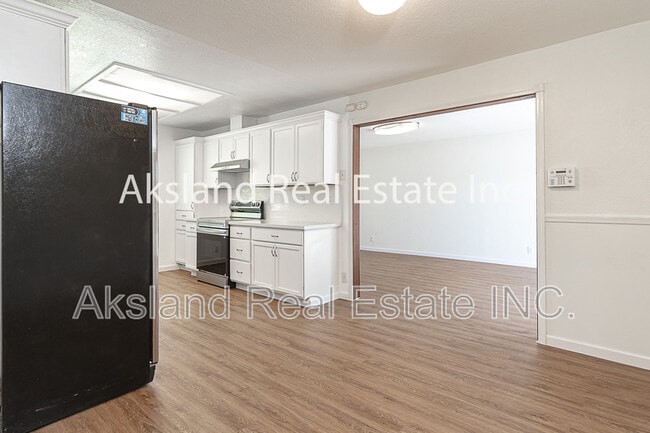 Building Photo - 726 Milestone Dr