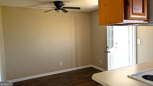 Building Photo - 210 Strawbridge Ln