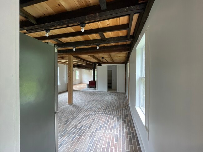 Building Photo - Buxton