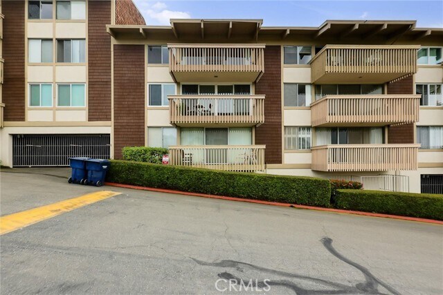 Building Photo - 6542 Ocean Crest Dr