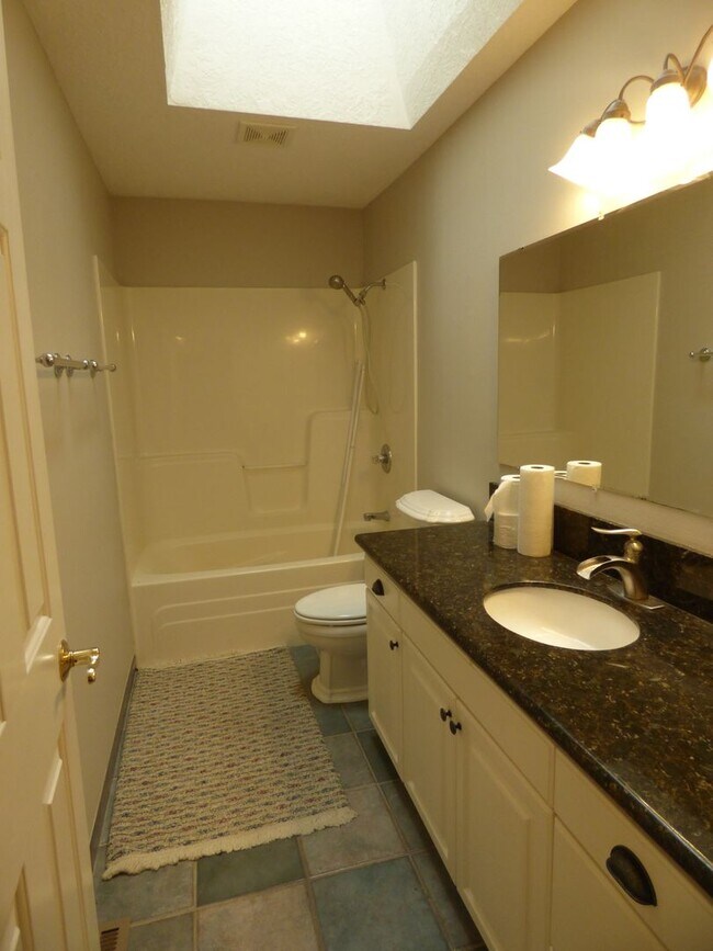 Building Photo - Rent Special: 1/2 Off January's Rent!