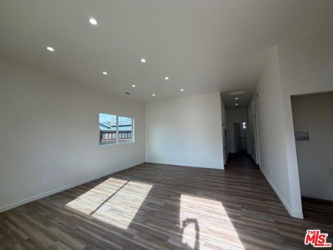 Building Photo - 11018 Herrick Ave