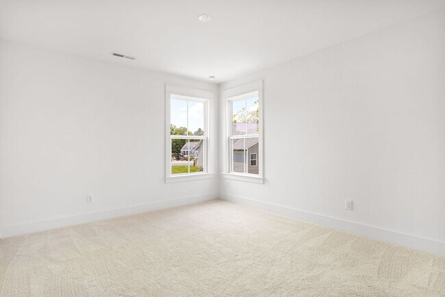 Building Photo - Brand New 4BR Luxury Home in Collington East