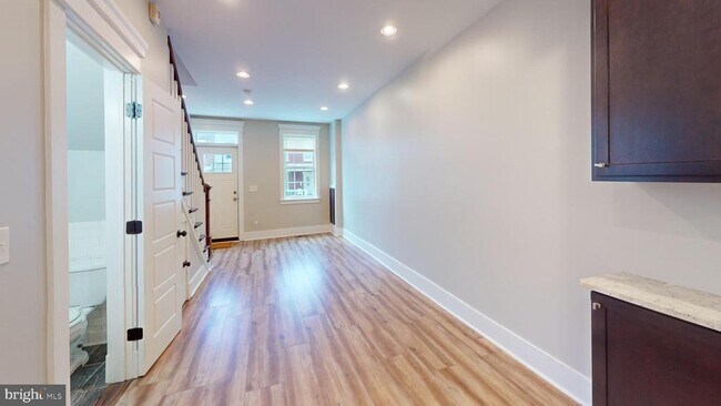 Building Photo - 635 20th St NE