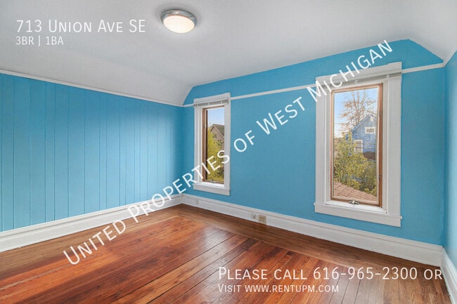 Building Photo - Available Now | 3 Bedroom 1 Bath Upper Uni...