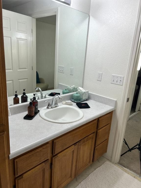 Building Photo - 563 Primrose Dr