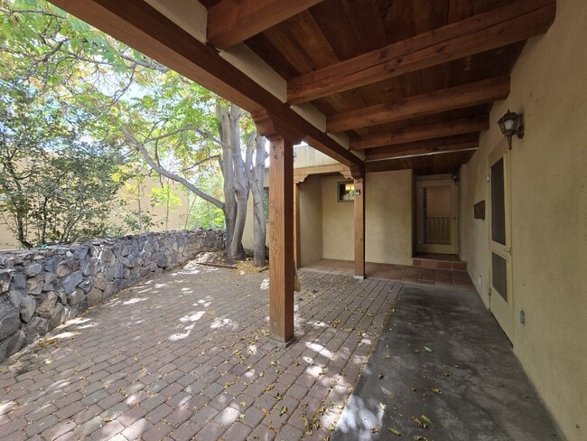 Building Photo - 295 Lomita St