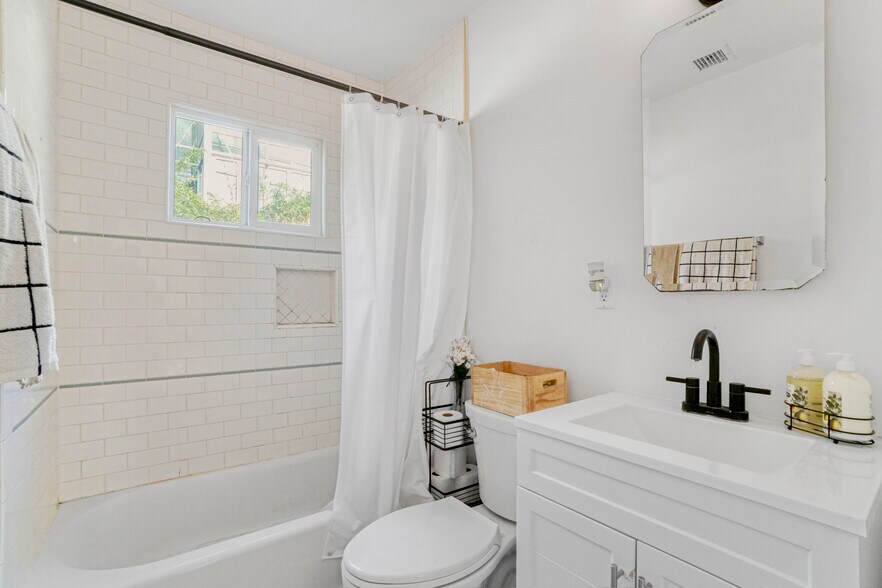 Building Photo - 3259 La Clede Ave