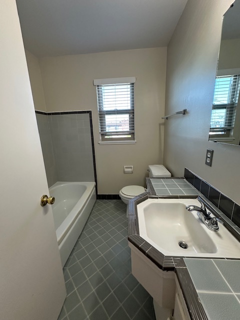 Bathroom - 2936 Brookdale Ave