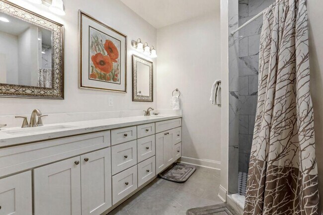 Building Photo - 4829 Tchoupitoulas St