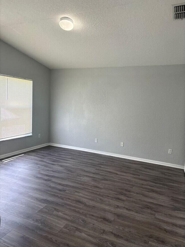 Building Photo - Spacious 4 Bedroom Home in Kissimmee, FL!