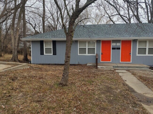 Building Photo - 145 S Oxford Ave Independence (Jackson Cou...