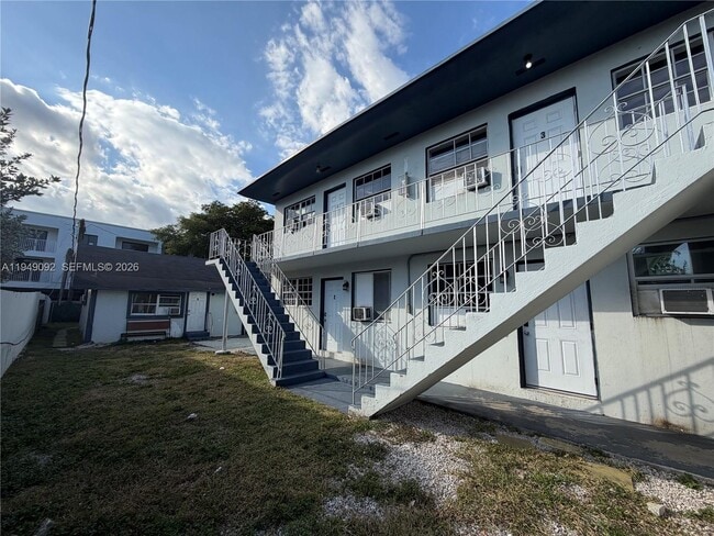 Building Photo - 7638 N Miami Ave