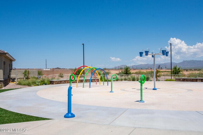 Building Photo - 9017 W Rolling Springs Dr