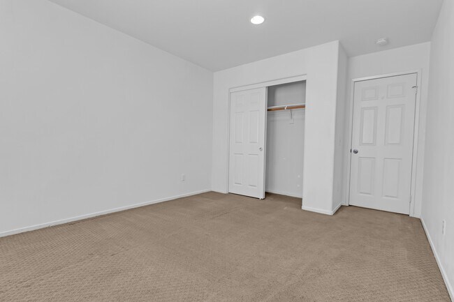 Building Photo - 4896 Stits Cir