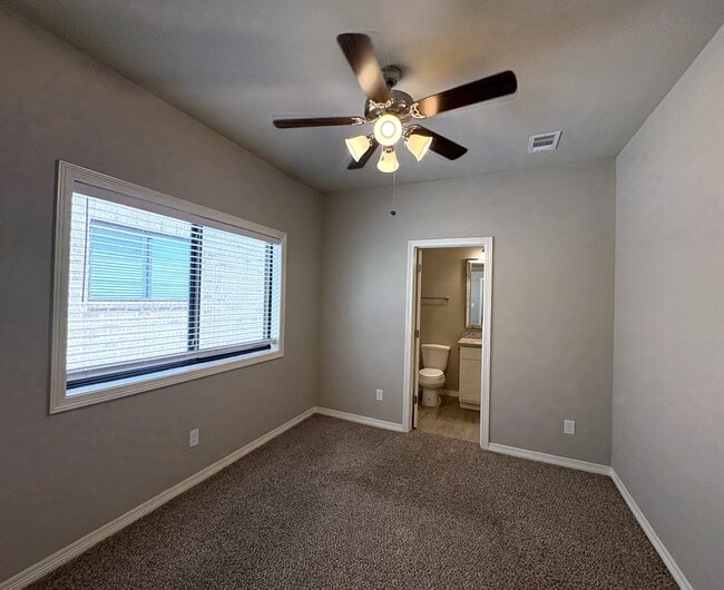 Building Photo - 4011 Oaklawn St