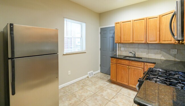 Building Photo - Newly renovated 3 bed 1.5 bath, central air