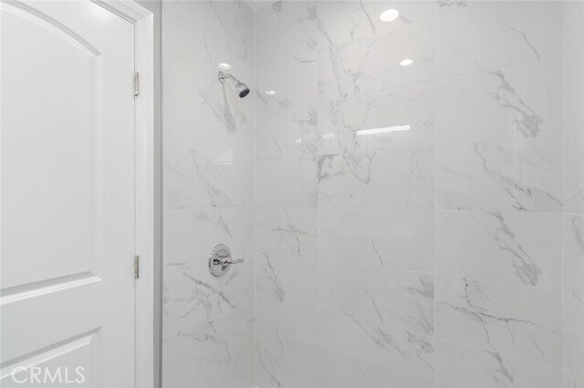 Building Photo - 1051 Western Ave