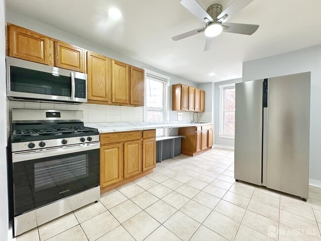 Building Photo - 209 New St