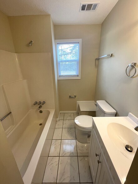 Building Photo - 75 Venita Dr
