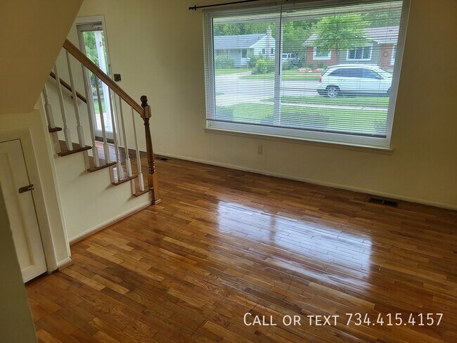 Building Photo - 2863 Marshall St