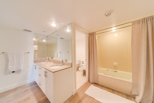 Building Photo - 11397 Pond View Dr