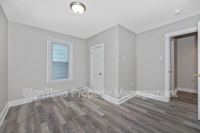 Building Photo - 531 Salem Ave