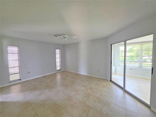 Building Photo - 1379 Cambridge Dr